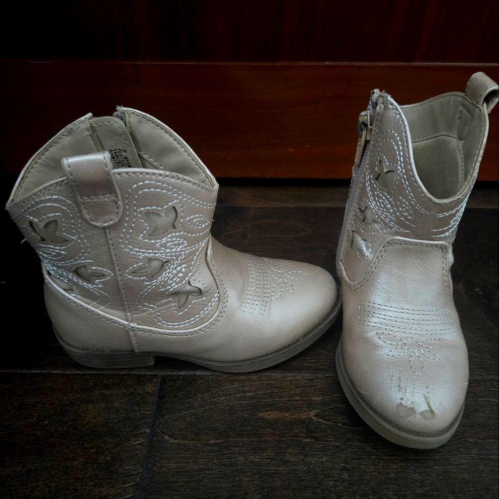 Toddler boots size 7